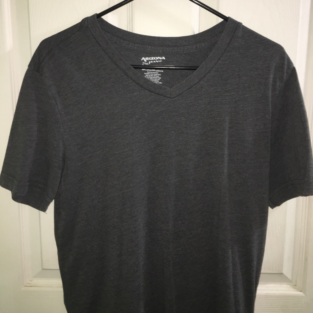 Men’s short sleeve v-necks